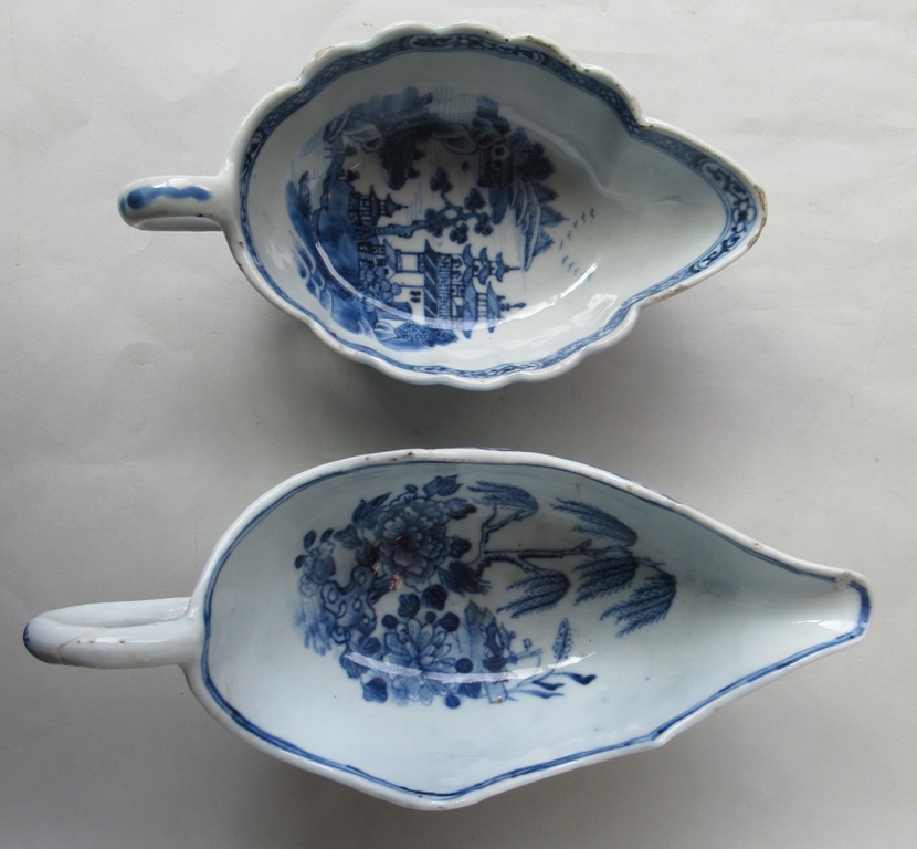 743. Rare Matched Pair Chinese Blue White Porcelain Sauce Boats 18th Ct