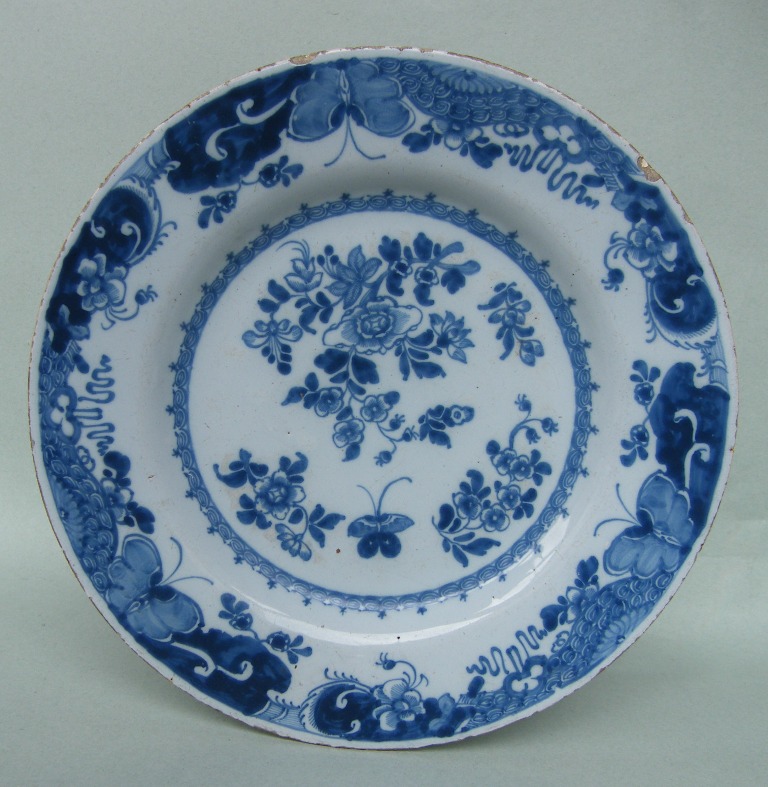 600. Rare Henry Delamain Delftware Irish Cabinet Plate 18th Ct
