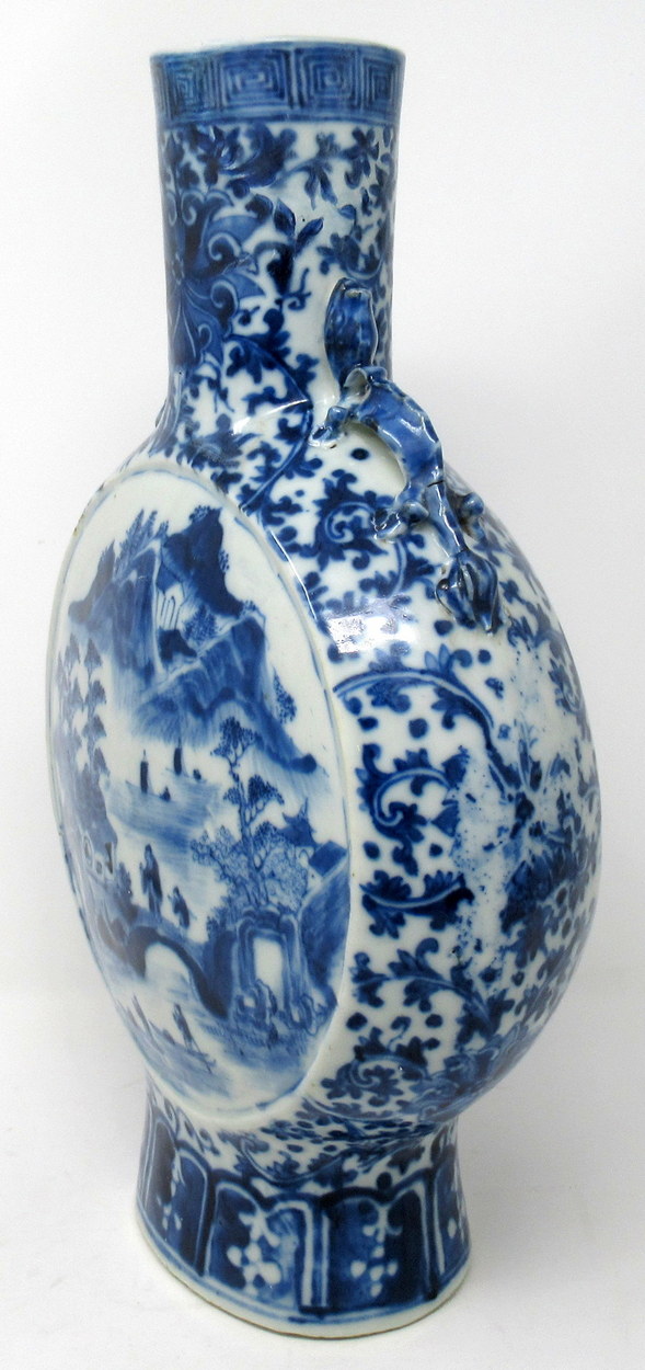 328. Superb LARGE Chinese Export Porcelain Hand Painted Blue White Moon Flask 19th Ct - Image 3