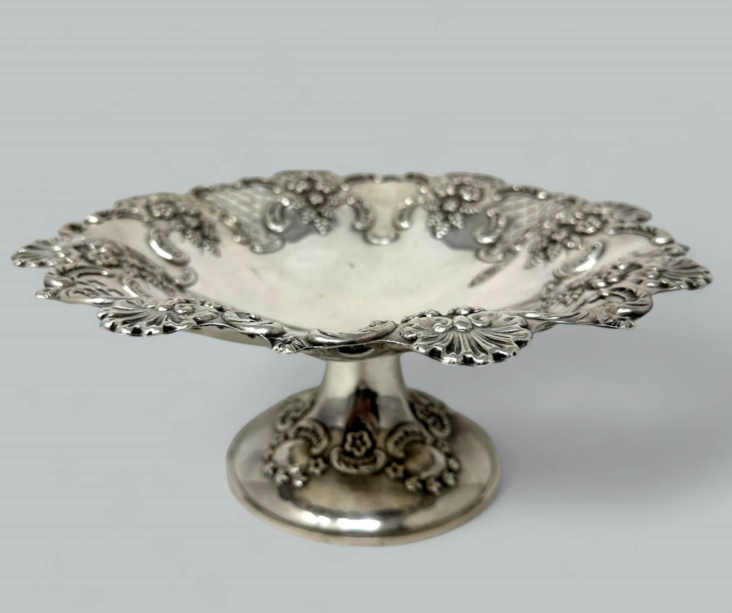 111. Antique Victorian English Silver Plated Tazza Compot Centerpiece Elkington and Co - Image 4