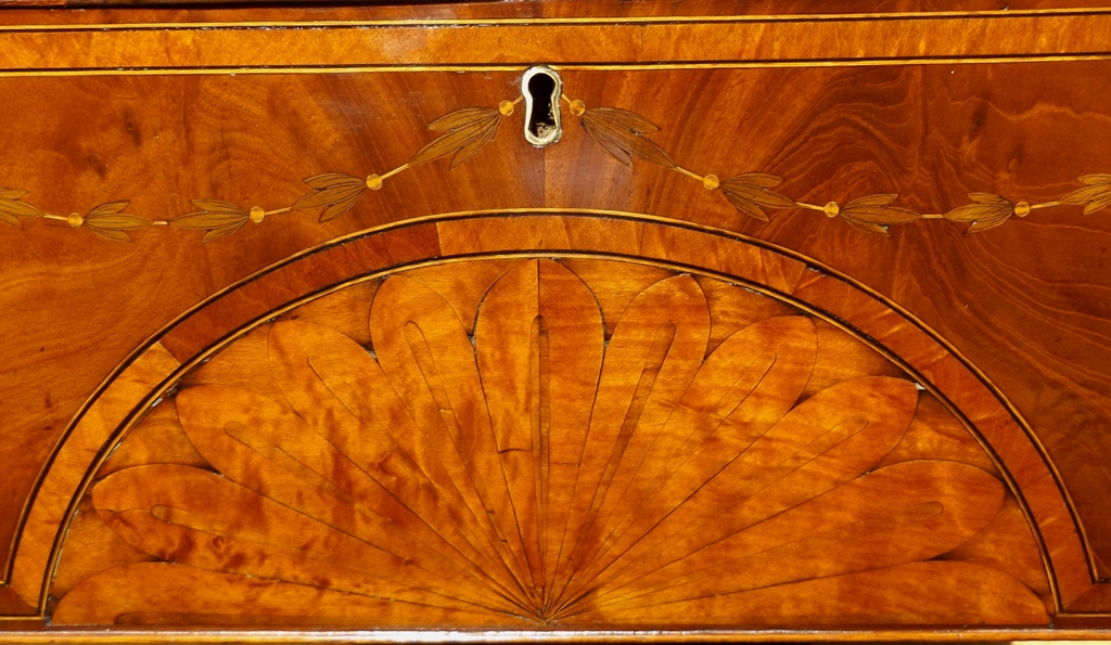 713. Fine English Georgian Mahogany Bow-Fronted Sideboard late 18thCt - Image 7