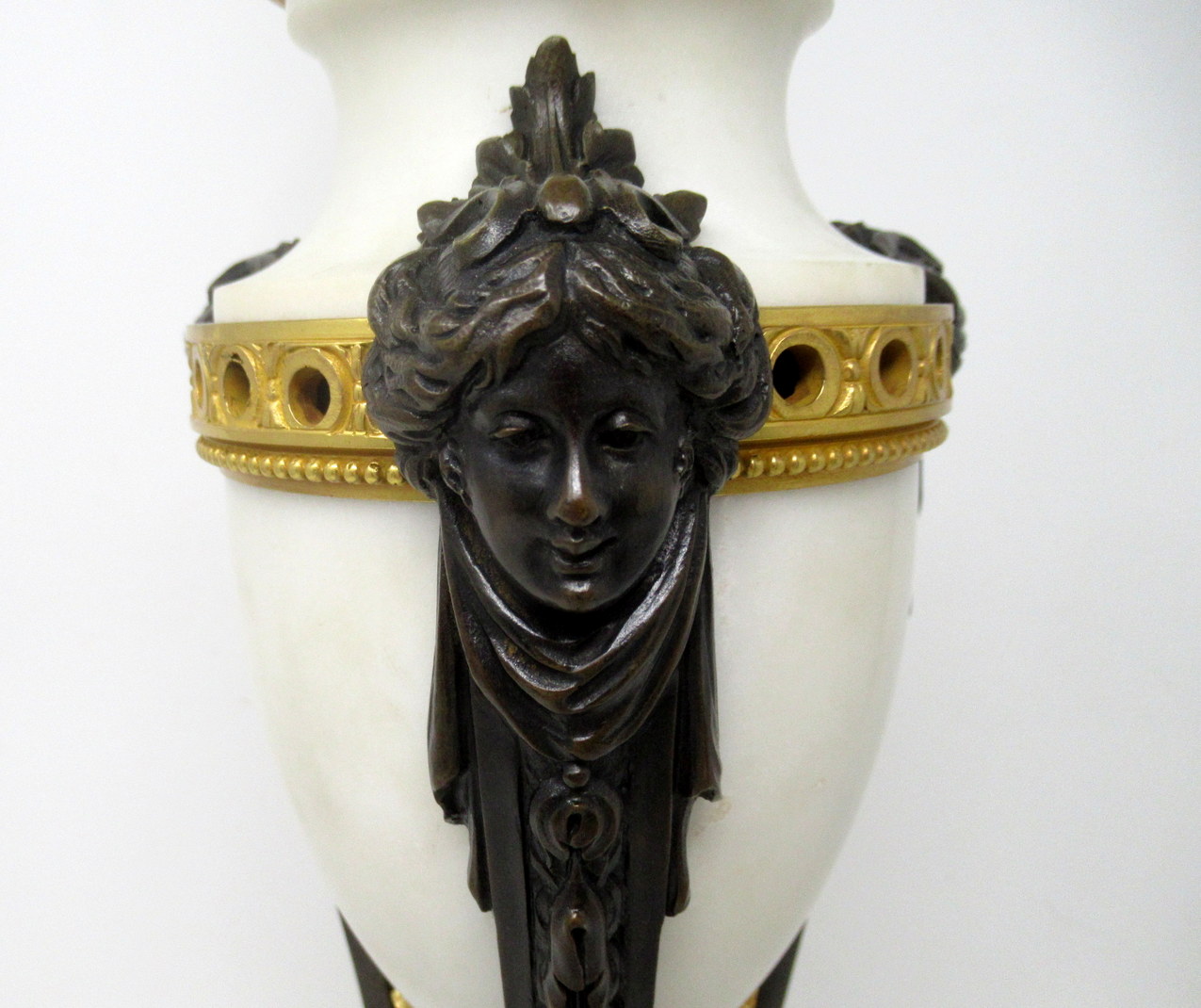 684. Antique Pair of French Ormolu Gilt Bronze White Cream Marble Urns Table Lamps - Image 10