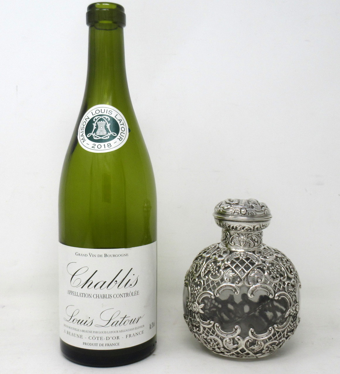 418. Large Antique English Crystal Sterling Silver Scent Perfume Bottle William Comyns - Image 11