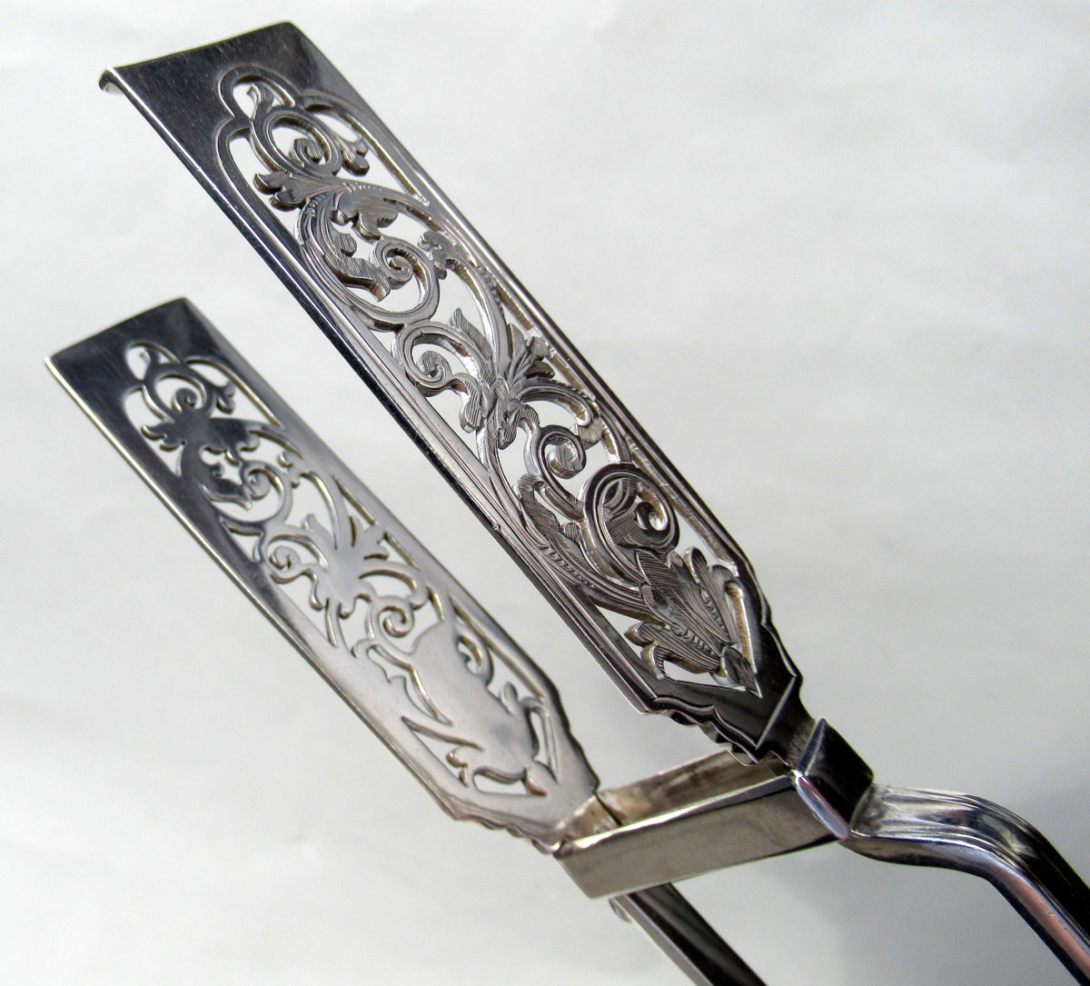 243. Superb Heavy Gauge Silver Asparagus Tongs William Hutton Sons London 1897 - Image 3