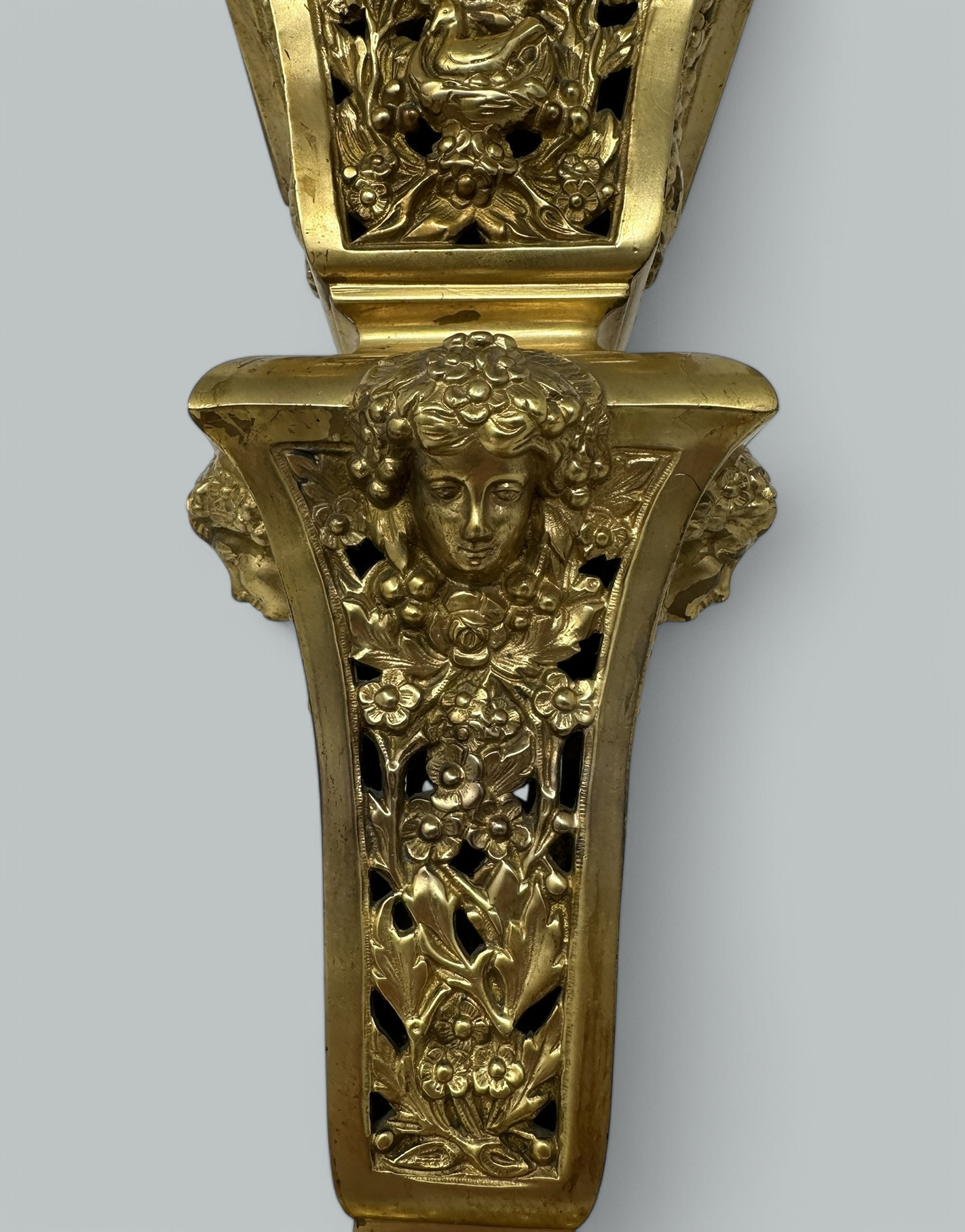 135. Antique French Doré Bronze Neoclassical Ormolu Gilt Electric Table Lamp - Image 4