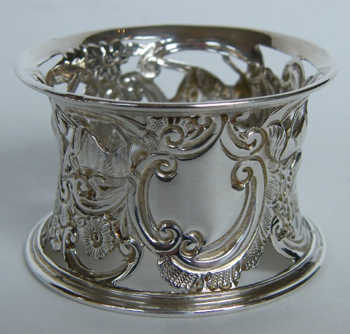 845. Sold. Rare Antique Set Four Silver Napkin Rings Chester 1905 - Image 4