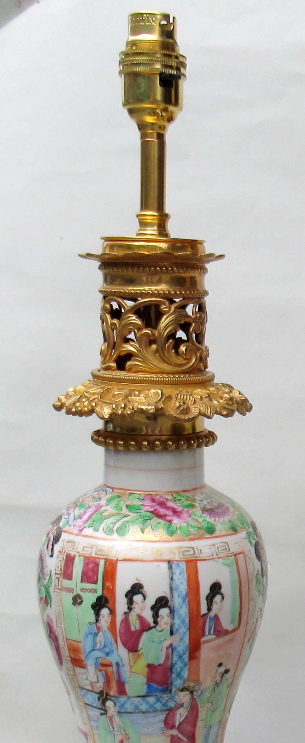 458. Stunning Pair Cantonese Hand Painted Table Lamps 19thCt - Image 3