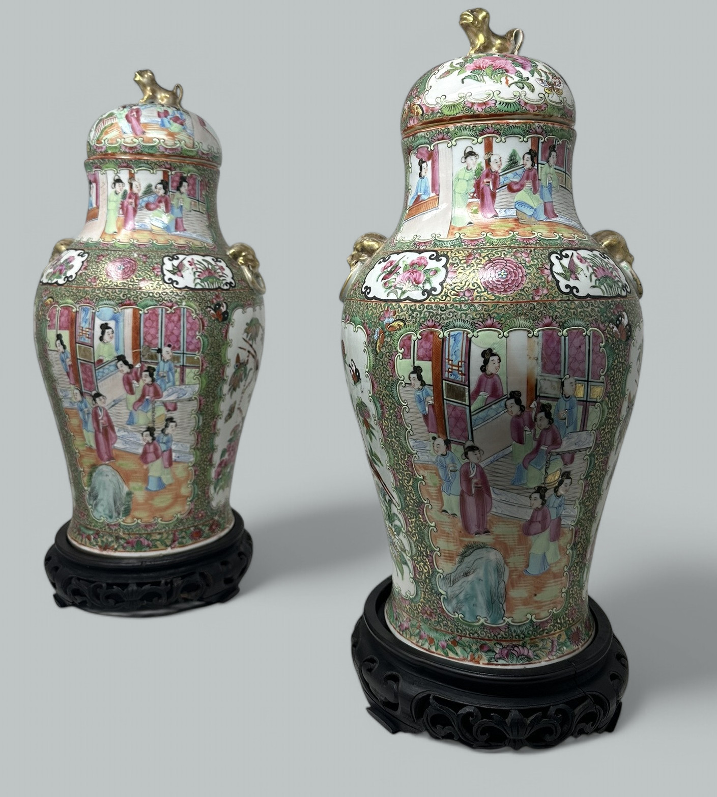 953. Antique Pair Famille Rose Medallion Canton Cantonese Chinese Fo Dog Vases Urns