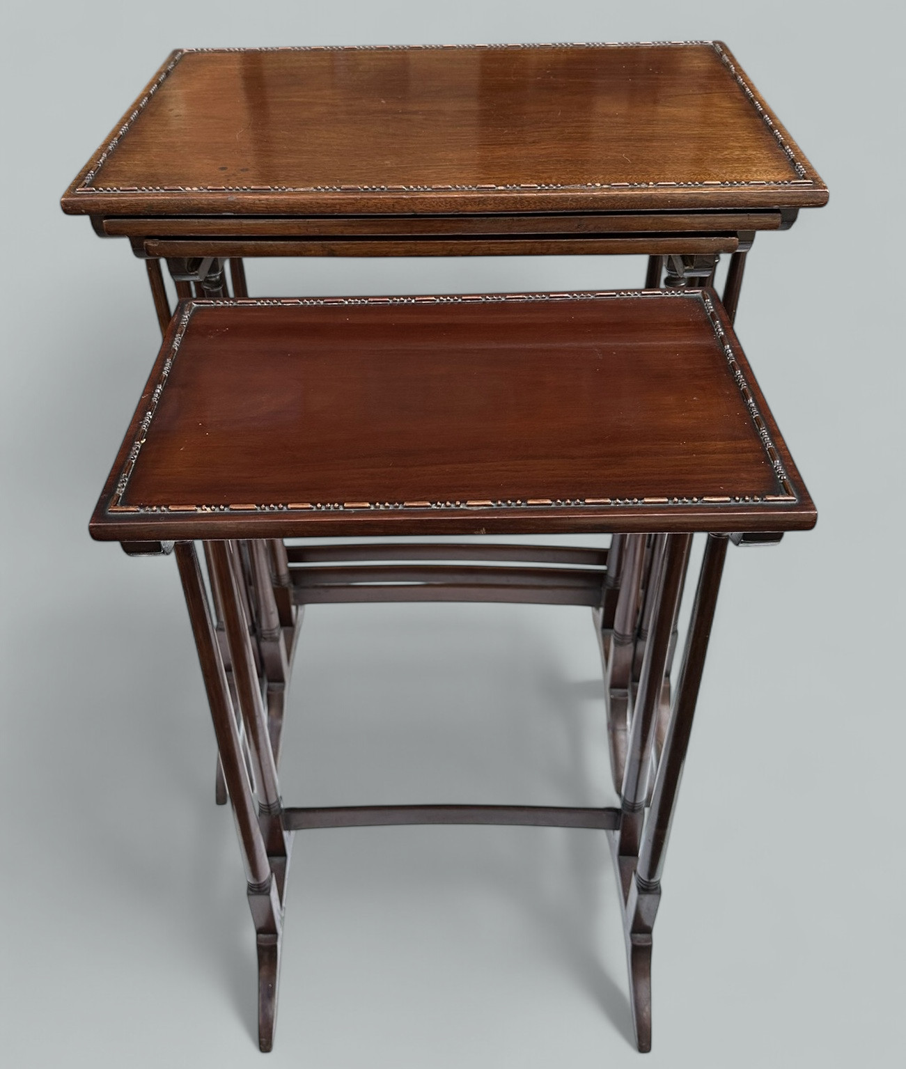 615. Antique Edwardian Mahogany Quartetto Set Nest of Four Occasional Tables 1900 - Image 4