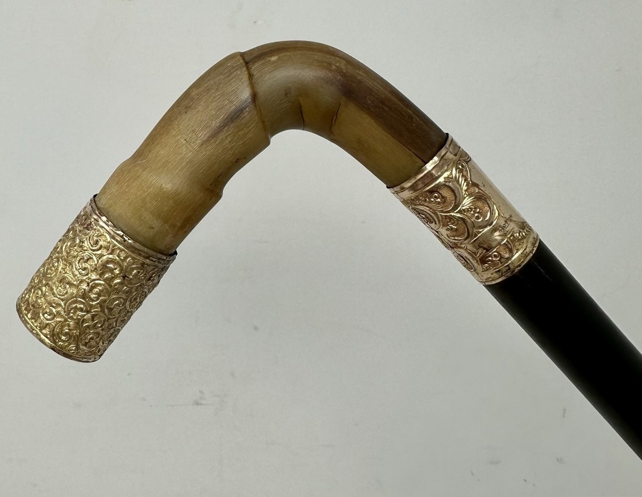 296. Antique Vintage English Walking Stick Cane Wooden Gold Plated Cow Horn Handle - Image 3