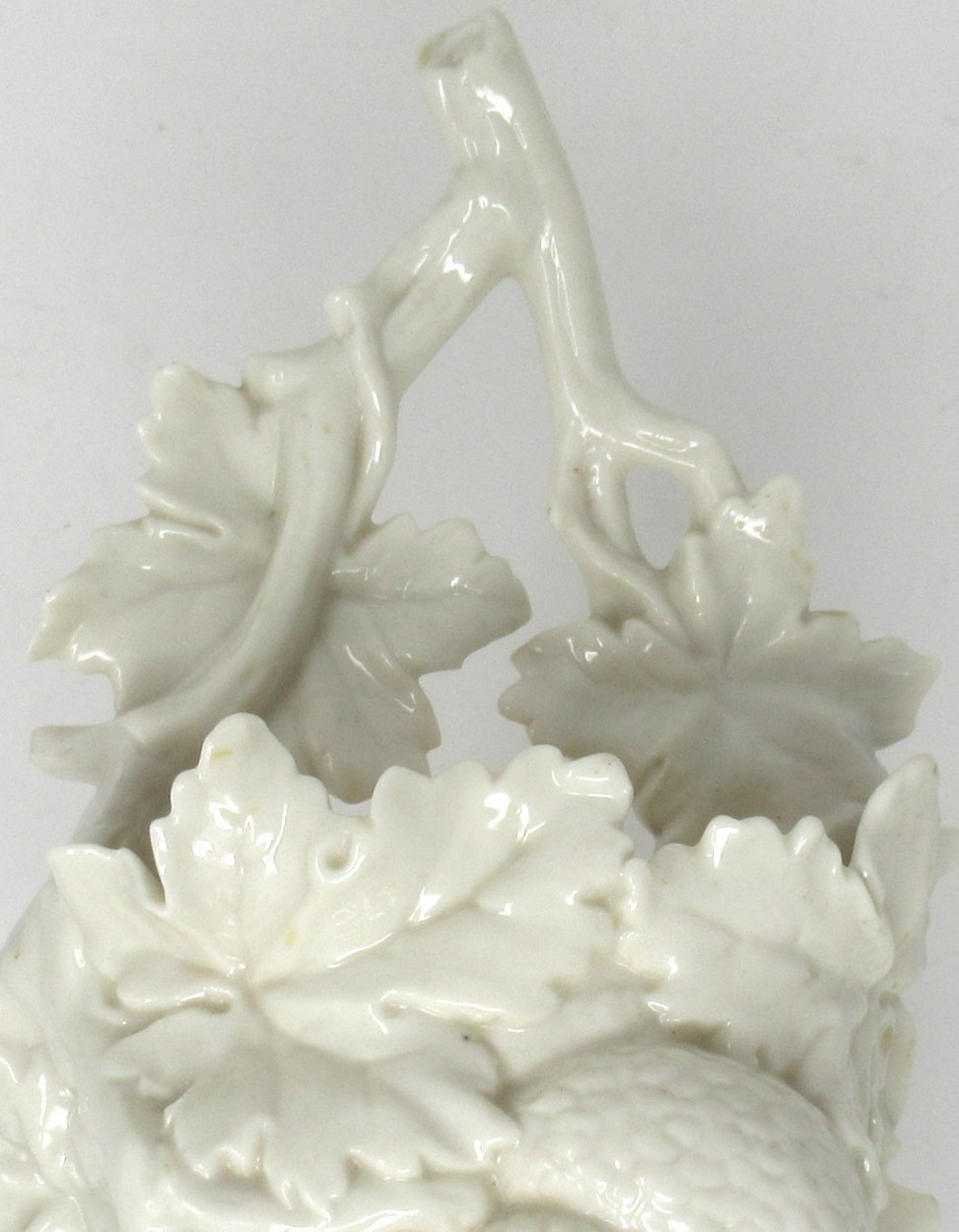 650. Rare Irish Belleek Porcelain Flower Vase Holy Water Font First Period Black Mark 1863-1891 - Image 4