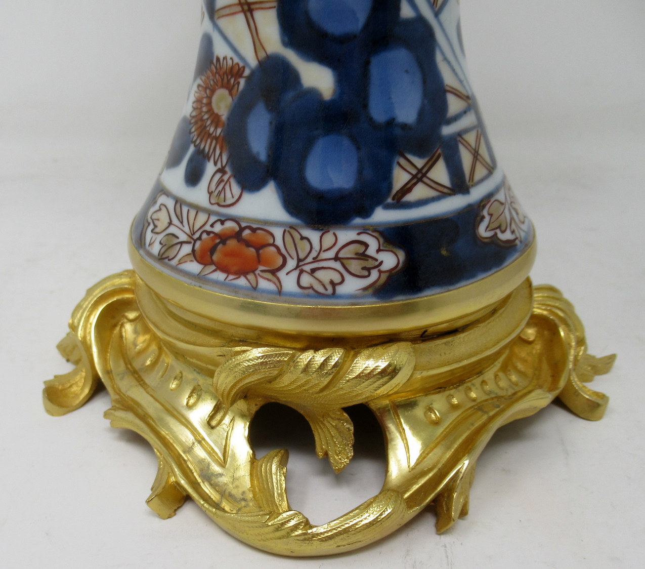782. Antique Pair Japanese Chinese Imari Porcelain Ormolu Table Lamps Cherubs Gilt - Image 9