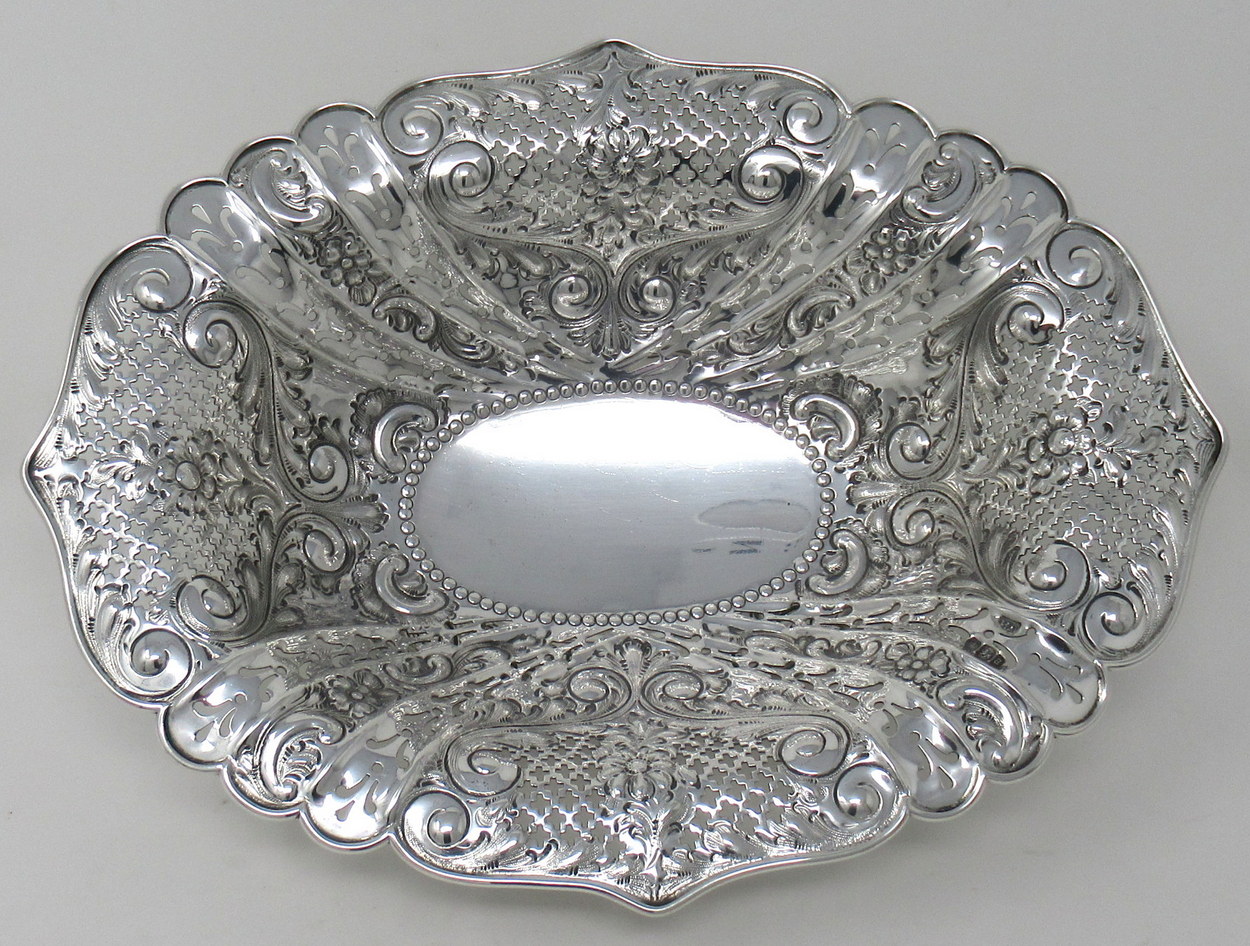 494. Fine Victorian Sterling Silver Fruit Basket Atkin Brothers Sheffield 1893. 268 grams - Image 2
