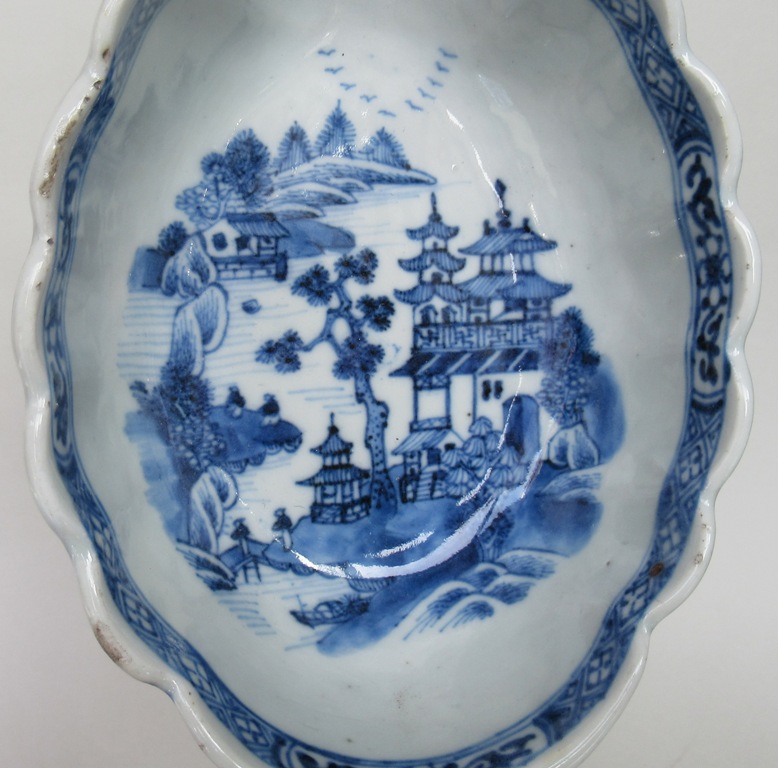 743. Rare Matched Pair Chinese Blue White Porcelain Sauce Boats 18th Ct - Image 5