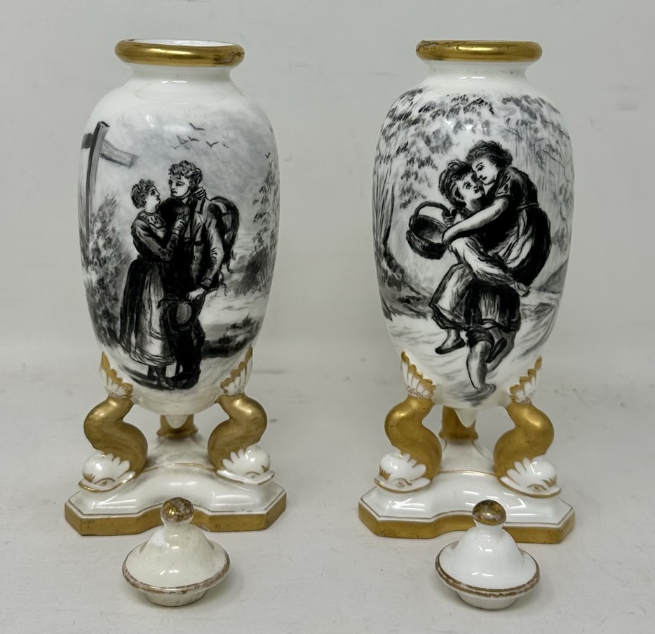 453. Antique Pair French Gilt Porcelain Vases or Urns en grisaille Lover Scenes 19Ct - Image 5