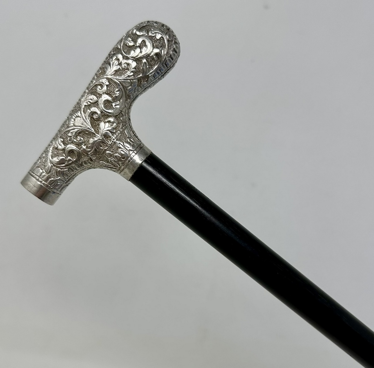 685. Antique Vintage Ladys Art Nouveau Walking Dress Stick Sterling Silver Tau Handle - Image 5