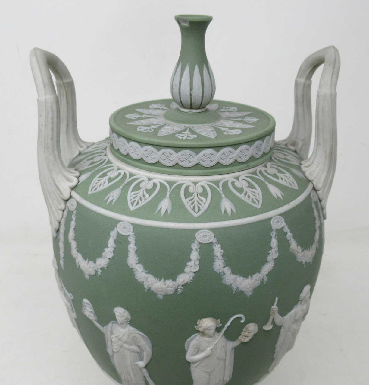 229. Antique Green Wedgwood Jasperware Ceramic Urn Vase after John Flaxman Cherubs - Image 7
