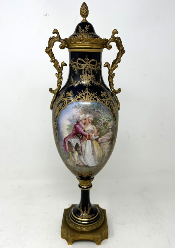 570. Antique French Sèvres Porcelain Ormolu Gilt Bronze Dore Urn Vase Centerpiece