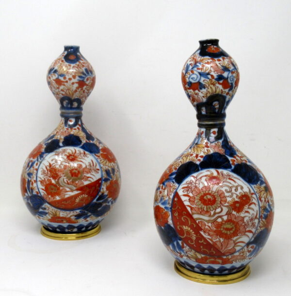 675. Antique Pair Japanese Chinese Imari Porcelain Ormolu Urns Vases Blue Red Gilt