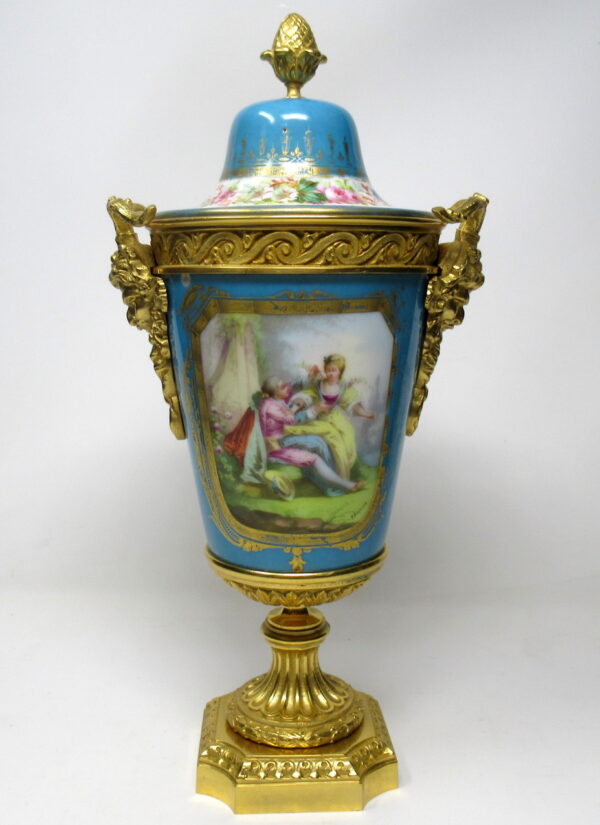 909. Stunning French Sevres Porcelain Gilt Bronze Ormolu Mounted Urn 19th Century