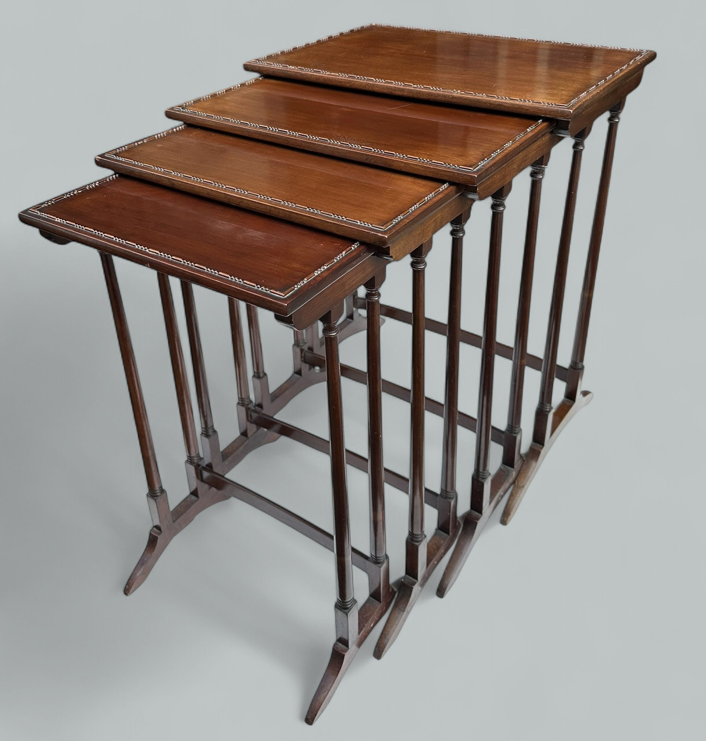 615. Antique Edwardian Mahogany Quartetto Set Nest of Four Occasional Tables 1900 - Image 7