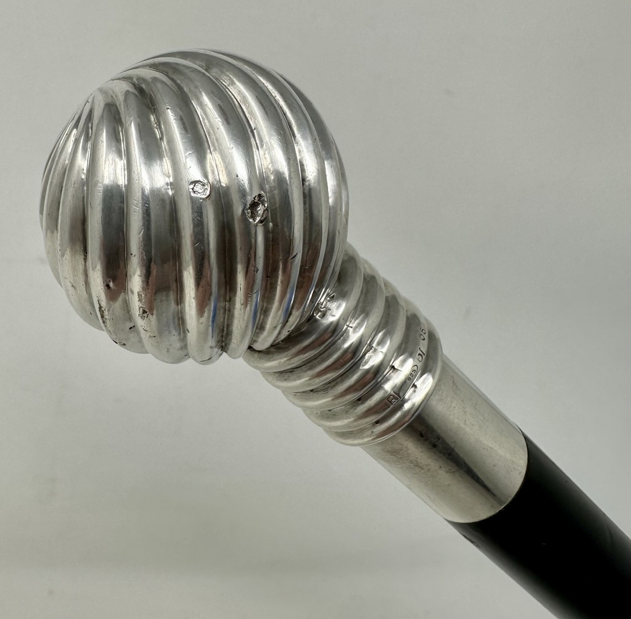 977. Antique Vintage Ladys Gentlemans Wooden Dress Cane Walking Stick Sterling Silver - Image 4