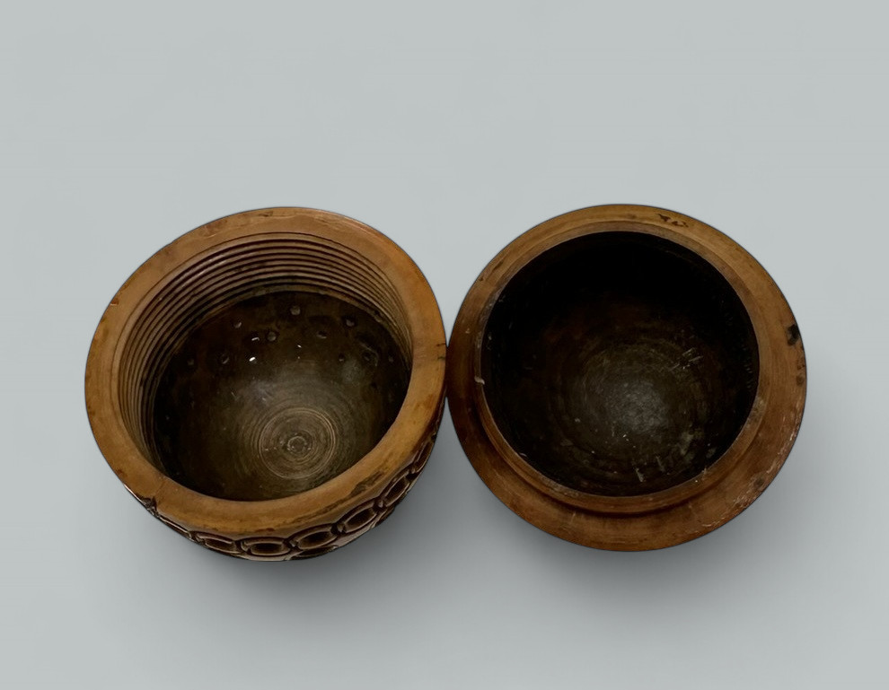 663. Antique Treen Ware Coquilla Nut, Glove Box, Chess Dice Shaker, Lady's Card Case - Image 8