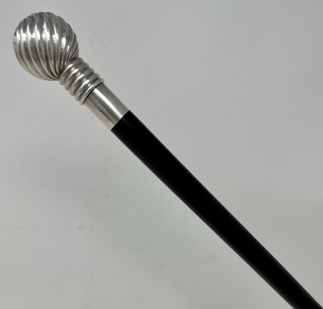 977. Antique Vintage Ladys Gentlemans Wooden Dress Cane Walking Stick Sterling Silver