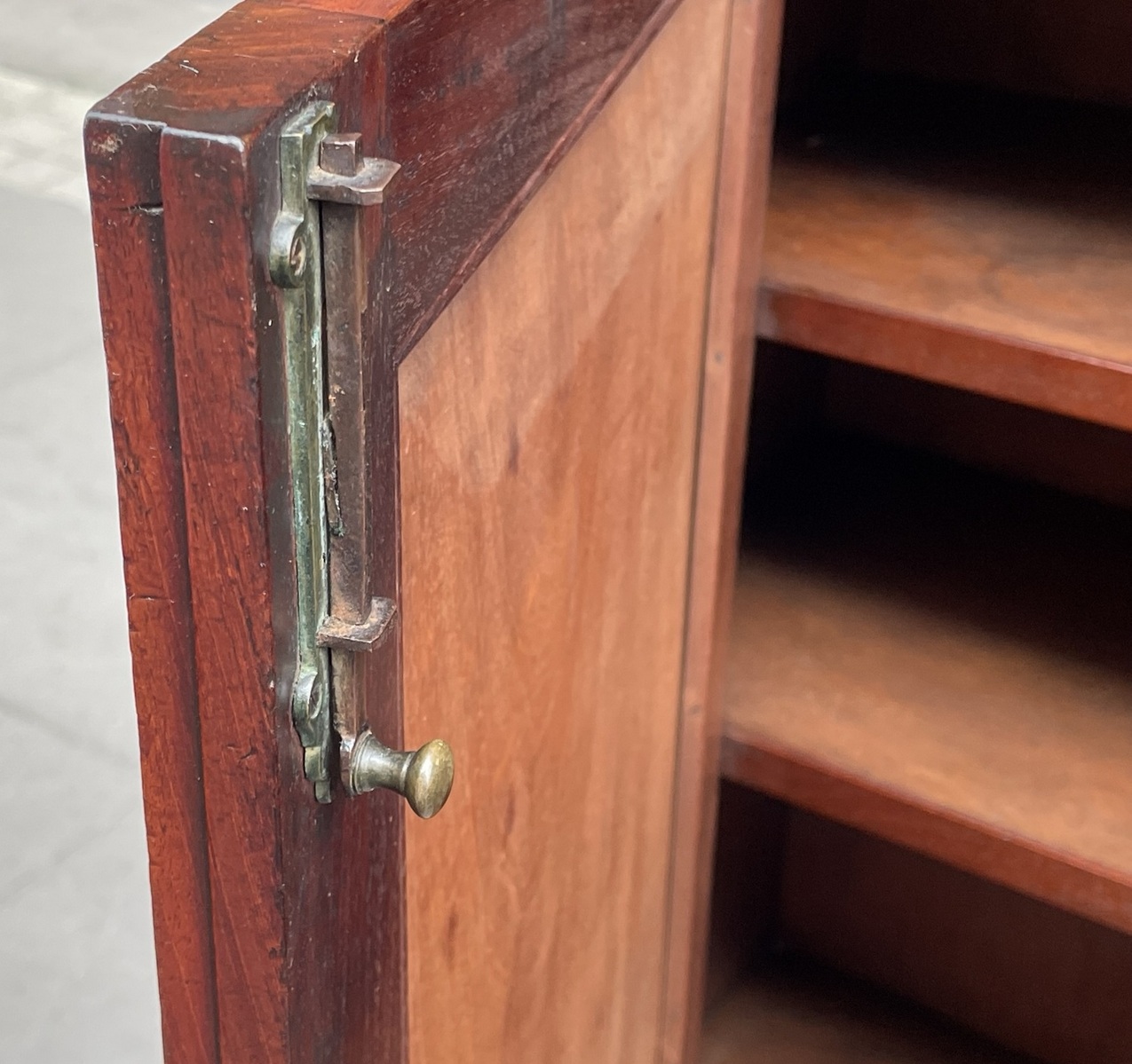 090. Antique Irish Mahogany Side Cabinet Chiffonier Mac Williams Gibton Georgian 19Ct - Image 9