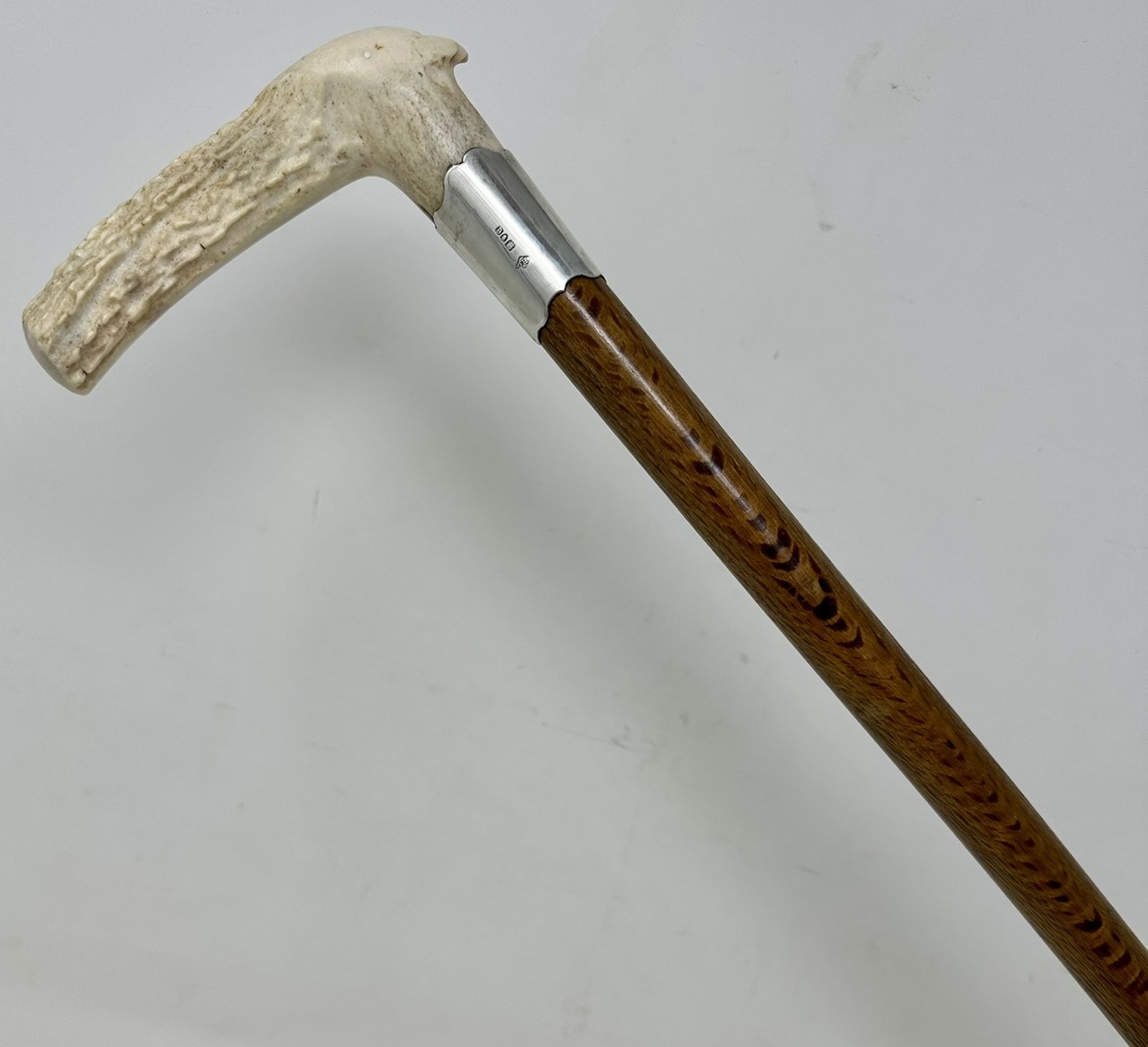 584. Antique Vintage Wooden Stag Antler Horn Walking Stick Cane Sterling Silver 1899