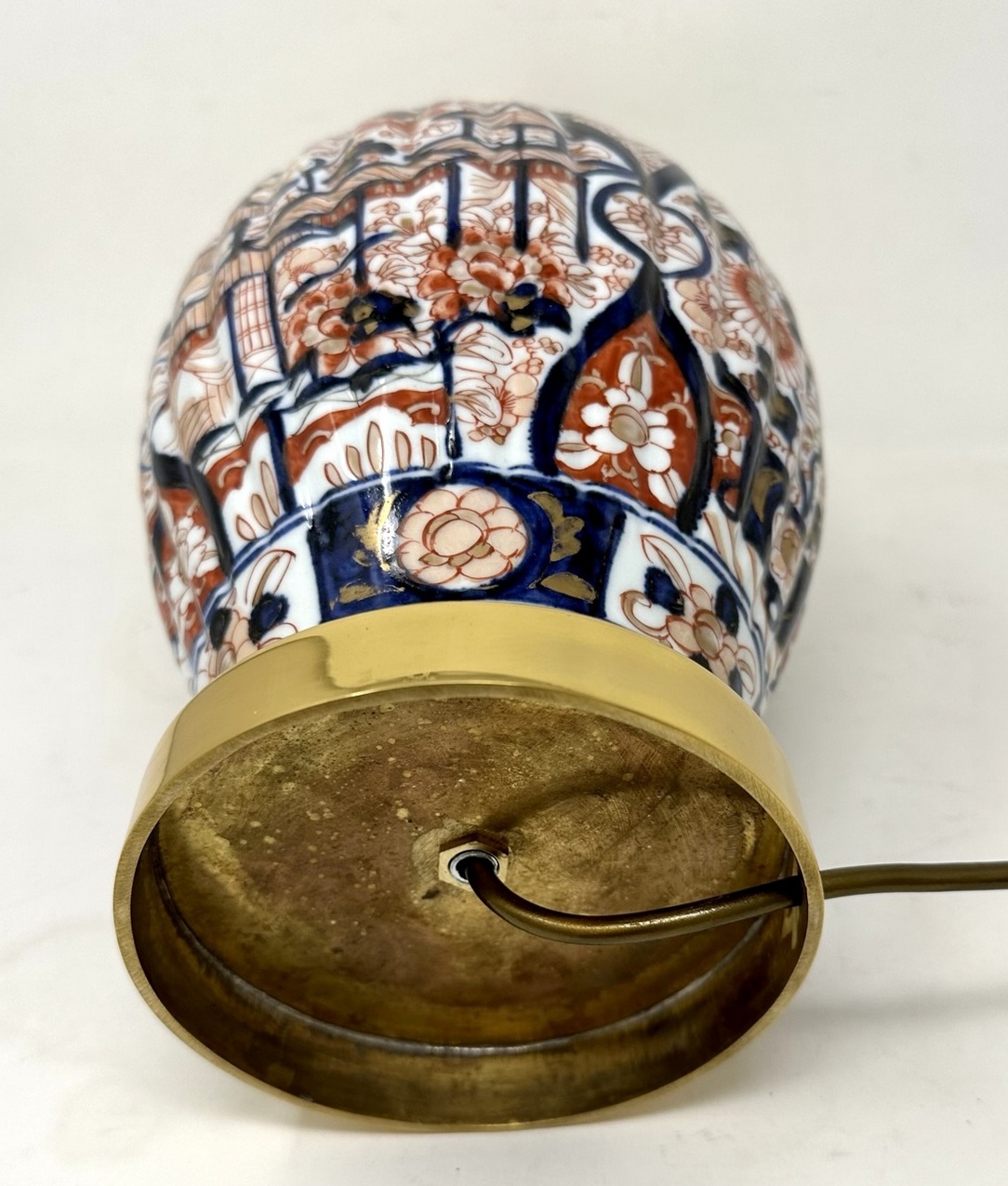 654. Antique Pair Japanese Chinese Imari Porcelain Ormolu Table Lamps Blue Red Gilt - Image 10
