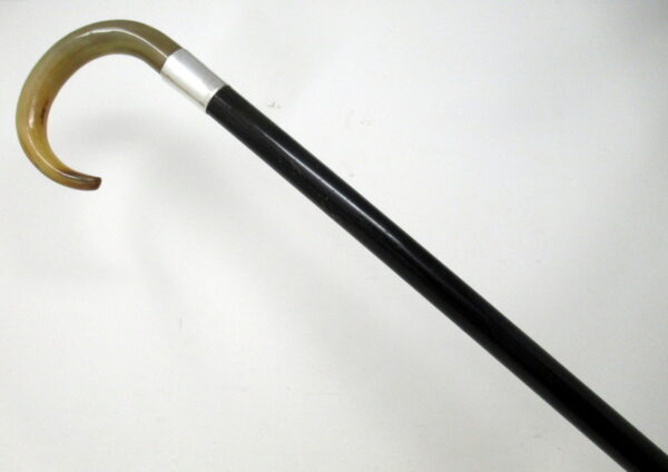 851. Antique Vintage Gentlemans Walking Stick Sterling Silver Collar Cow Horn Handle