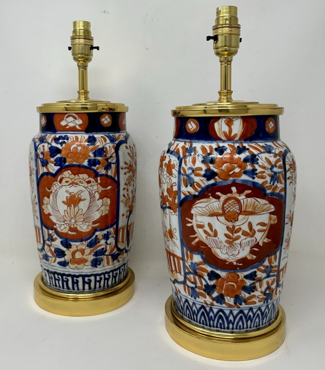 335. Antique Pair Japanese Chinese Imari Porcelain Ormolu Table Lamps Blue Red Gilt - Image 2