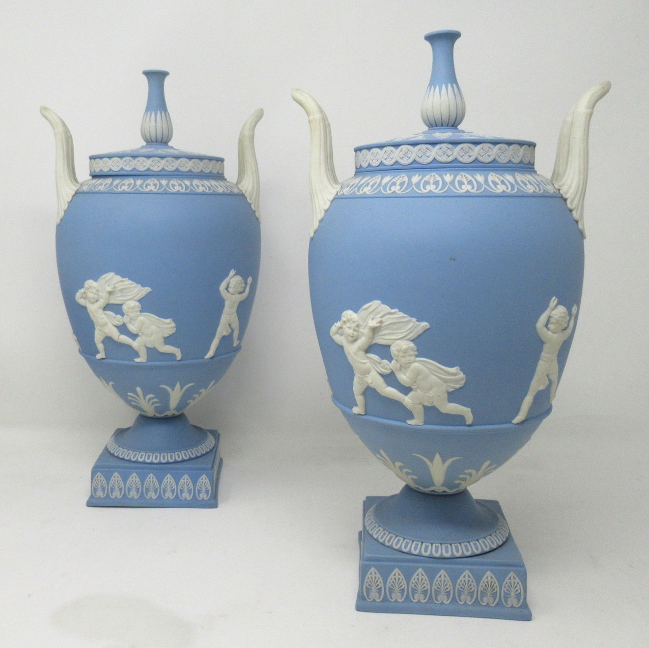 093. Antique Pair of Blue Wedgwood Jasperware Ceramic Urns Vases John Flaxman Cherubs - Image 3