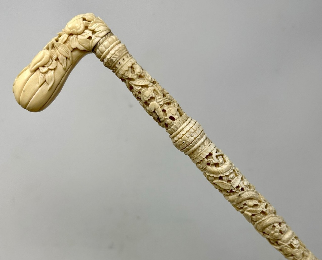 688. Antique Victorian Vintage Chinese Ivory Bovine Walking Stick Cane Carved Dragon - Image 3