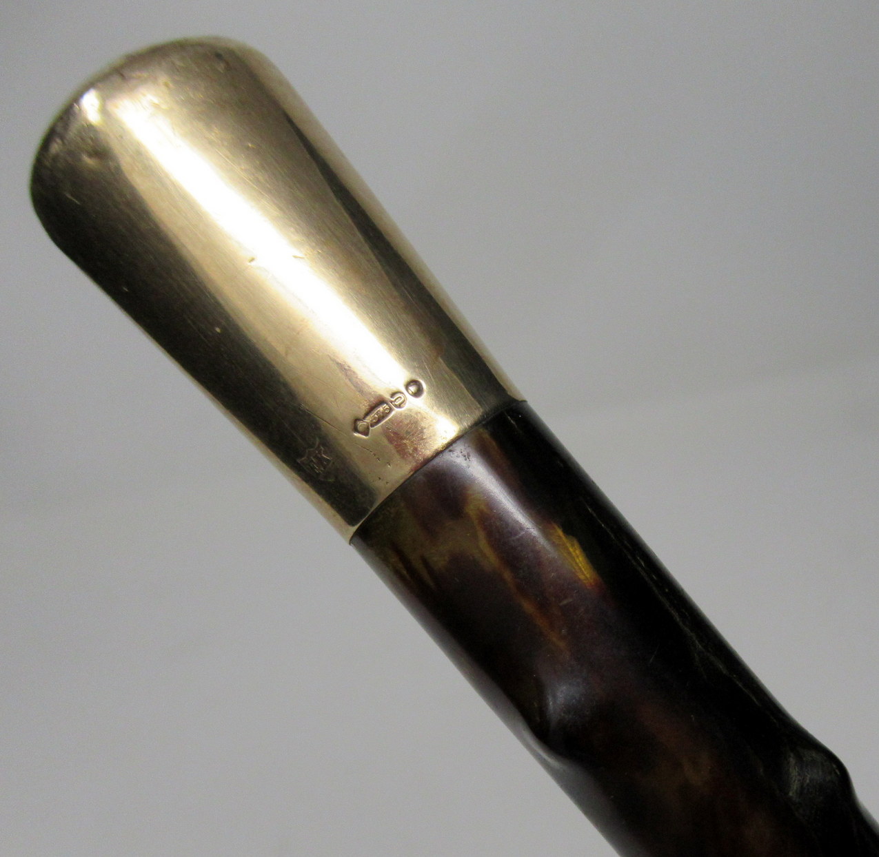 037. Rare Frank Alfred Walking Cane Carved Tortoiseshell Grip 9ct Gold London Hallmark 1905 - Image 6