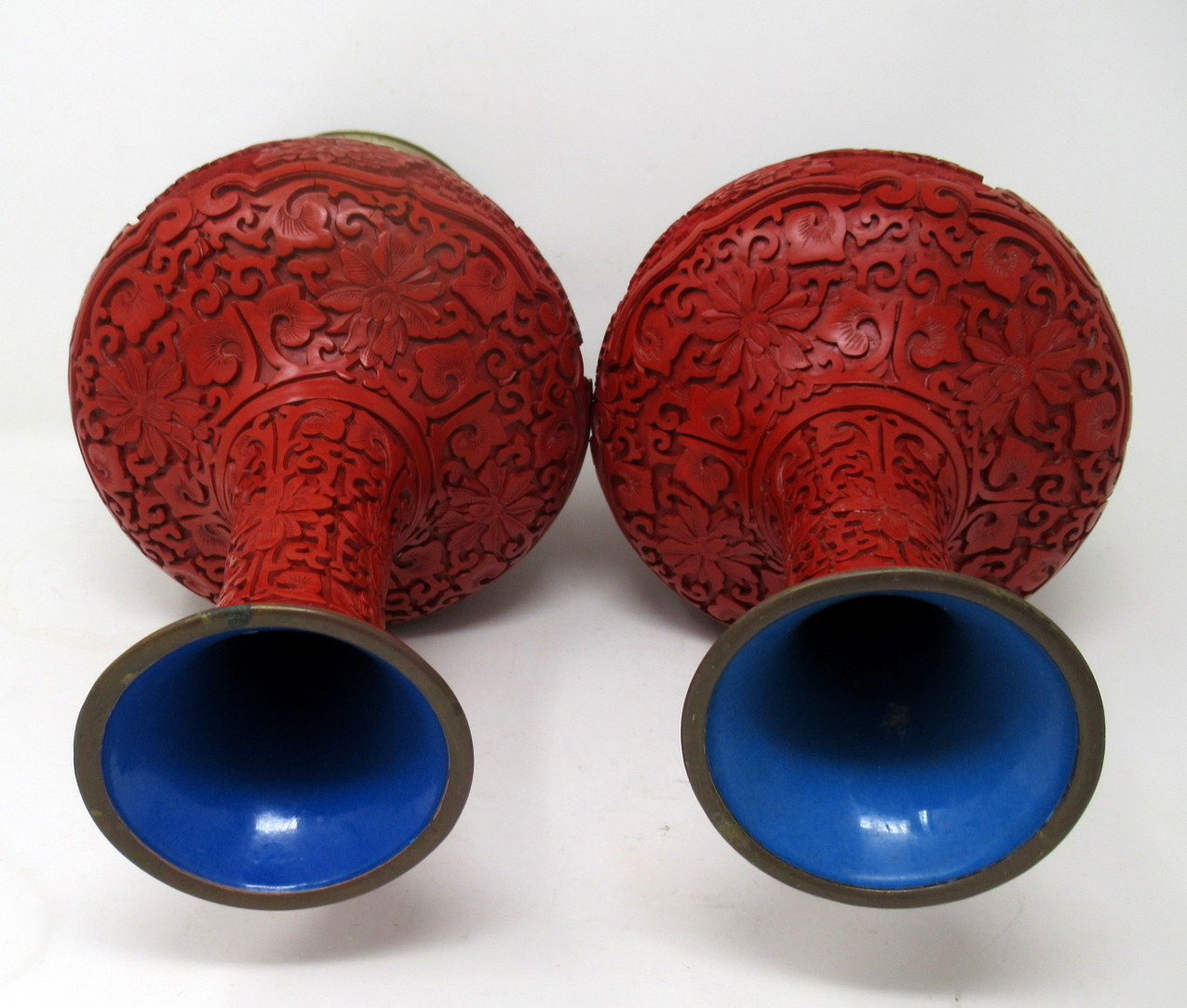 513. Pair Antique Chinese Export Carved Red Cinnabar Vases Urns Guangxu Period - Image 11