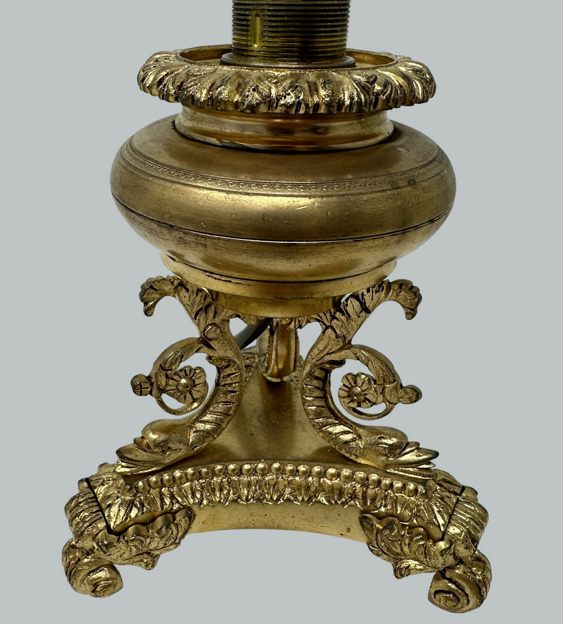 841. Antique Pair of French Doré Bronze Neoclassical Ormolu Gilt Candlesticks Lamps - Image 5