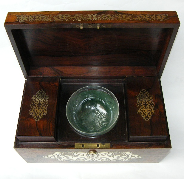 139. Superb Regency Brass Inlaid Rosewood Tea Caddy - Image 4