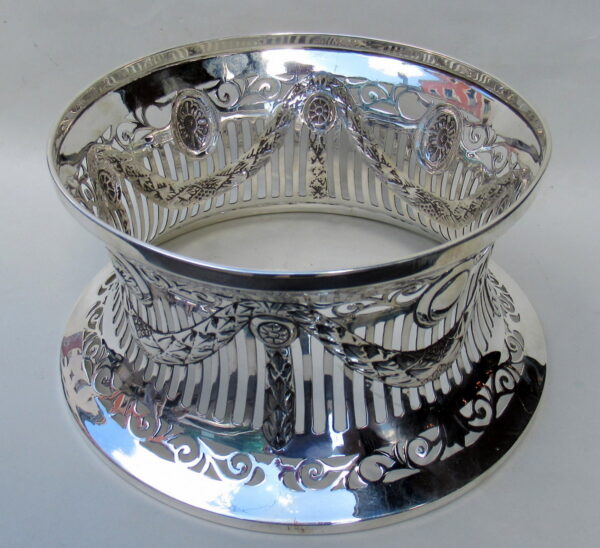 995. Fine Dublin Irsih Silver Dish Ring Dublin 1911 Wakely Wheeler 19.4 ozs
