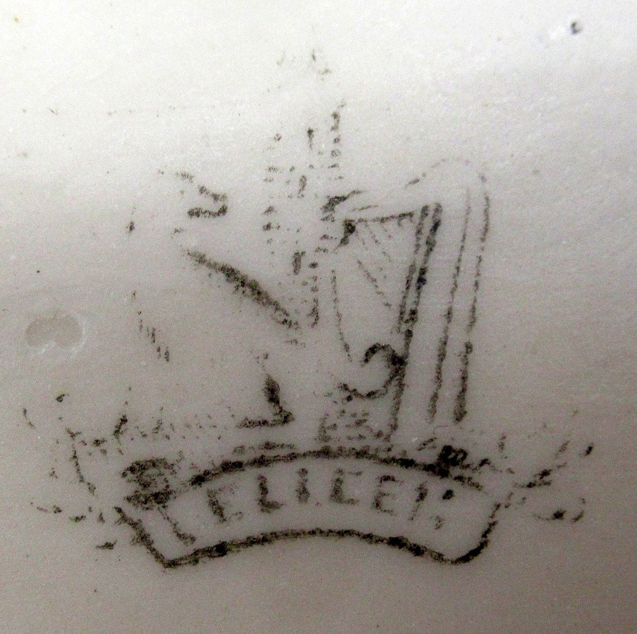 650. Rare Irish Belleek Porcelain Flower Vase Holy Water Font First Period Black Mark 1863-1891 - Image 9