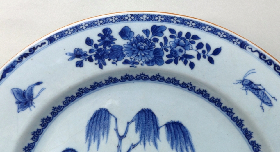 635. LARGE Chinese Blue White Charger 18th Century 14 inchs - Image 4