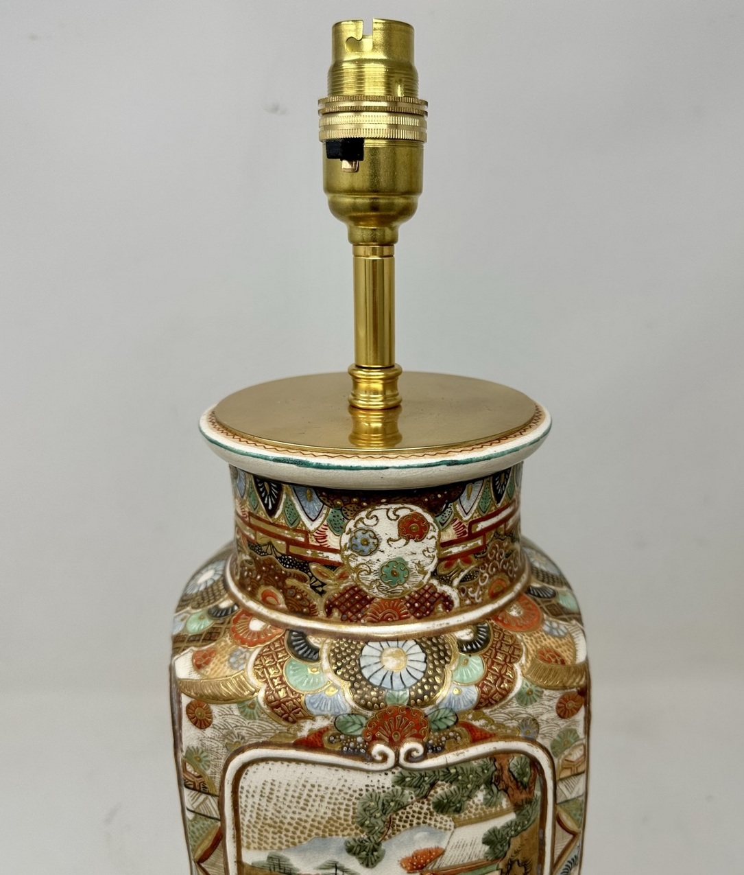 872. Antique Pair Japanese Satsuma Table Lamps Vases Urns Meiji Period 1868-1912 - Image 7