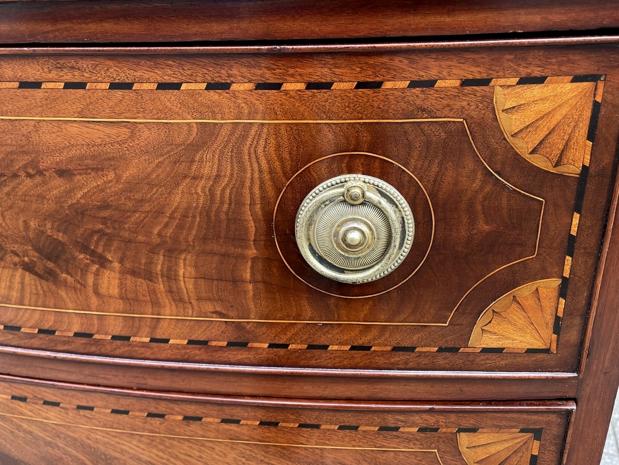 627. Georgian Mahogany Satinwood Bow Front Chest Drawers Sheraton Period 18th Century - Image 7