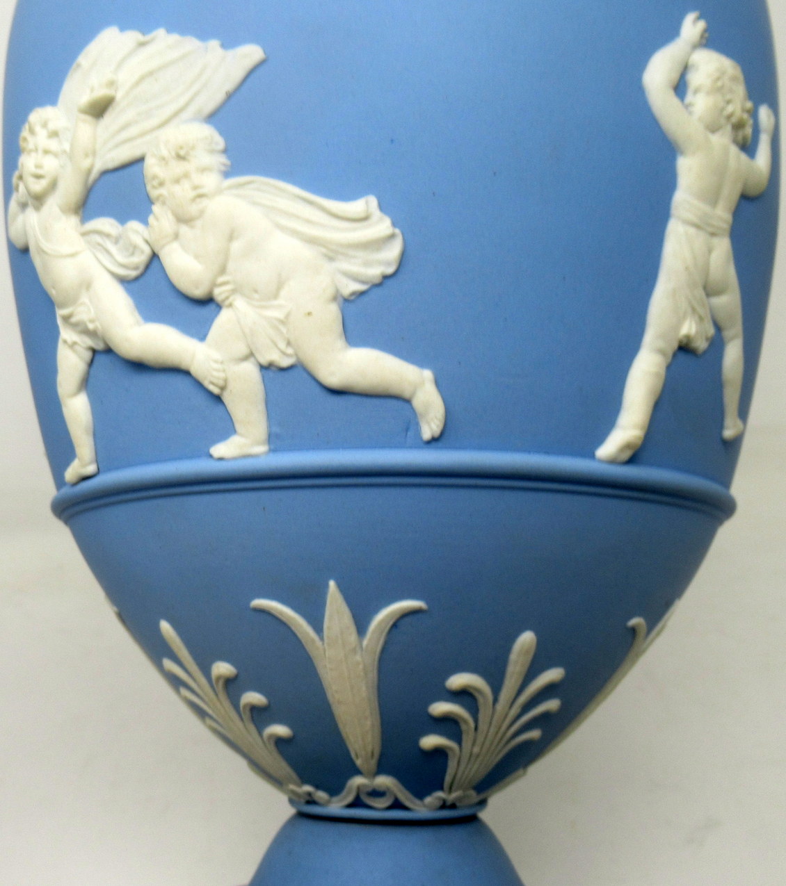 093. Antique Pair of Blue Wedgwood Jasperware Ceramic Urns Vases John Flaxman Cherubs - Image 8