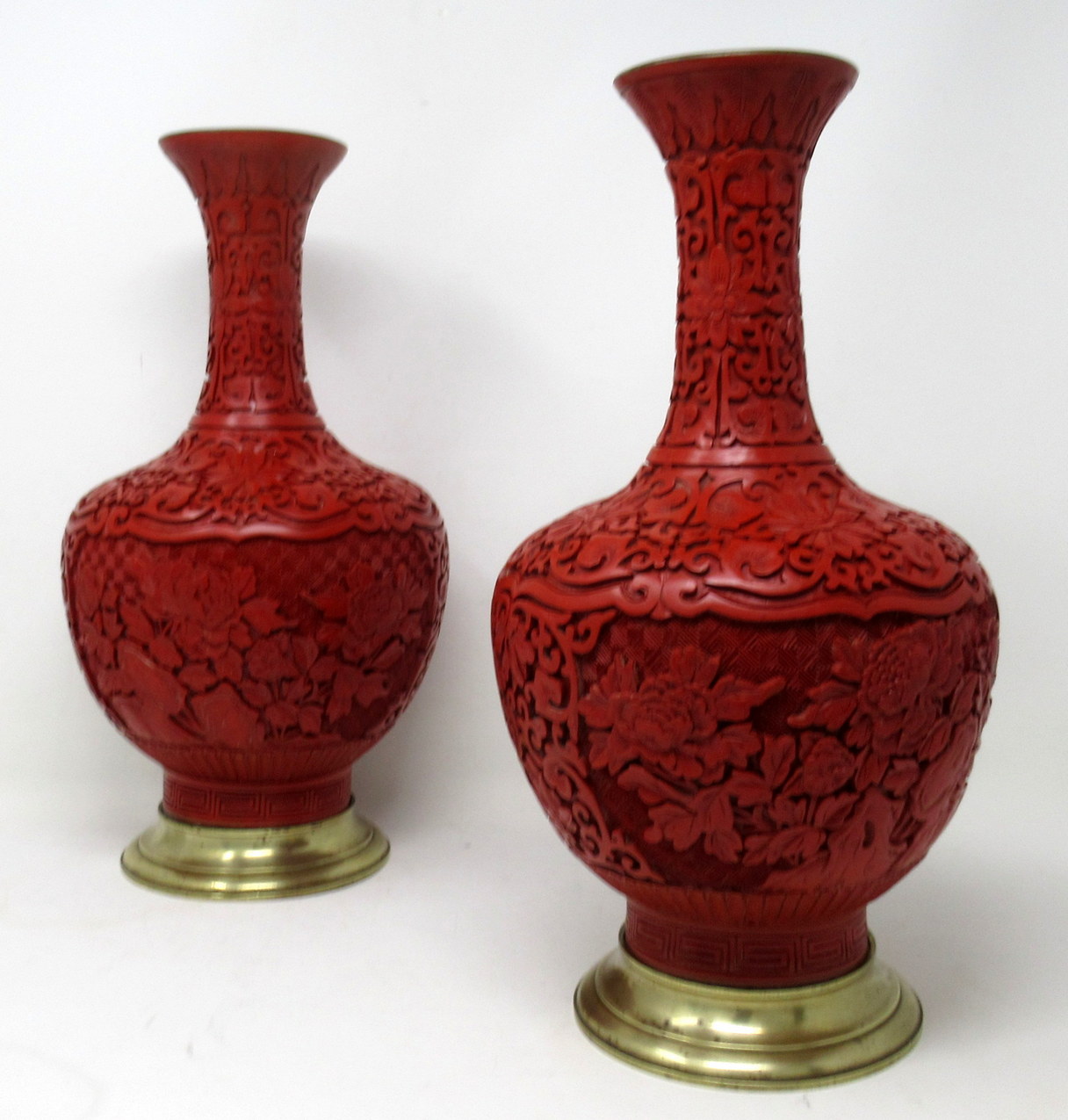 513. Pair Antique Chinese Export Carved Red Cinnabar Vases Urns Guangxu Period - Image 2