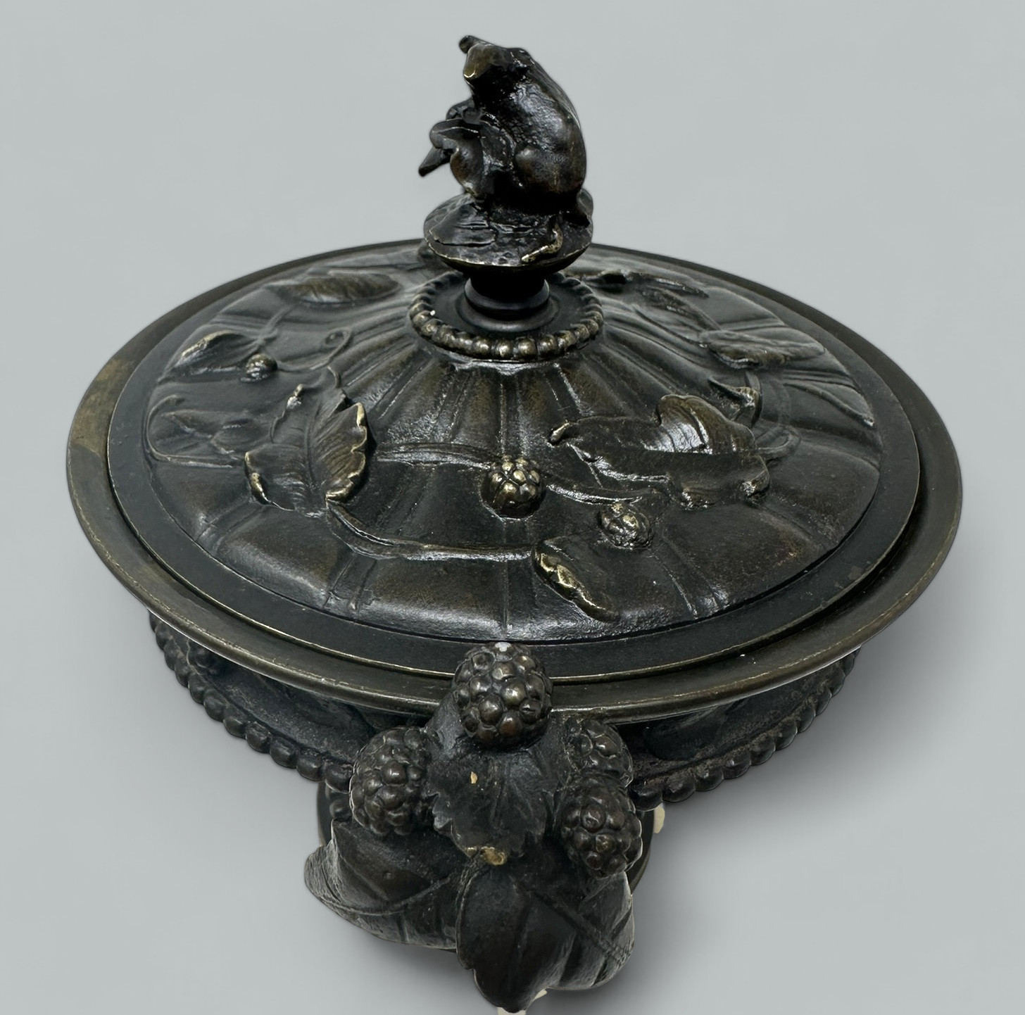 904. Pair French Grand Tour Ormolu Bronze Dore Statutory Marble Tazza Urns Vases 19Ct - Image 7