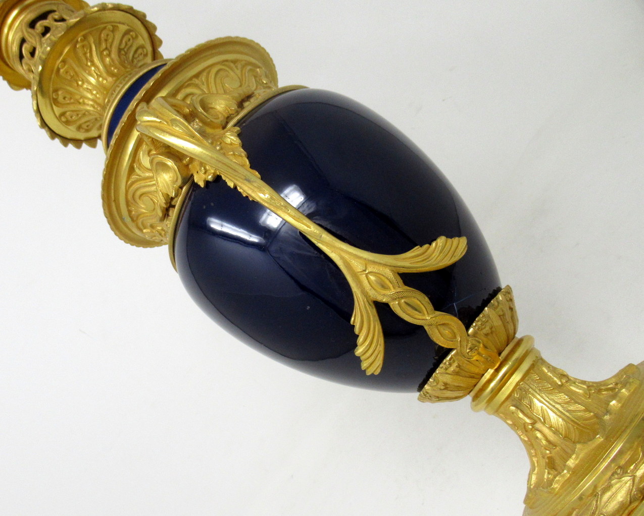 528. Antique Pair French Porcelain Ormolu Dore Bronze Electric Table Lamps 19cT - Image 3