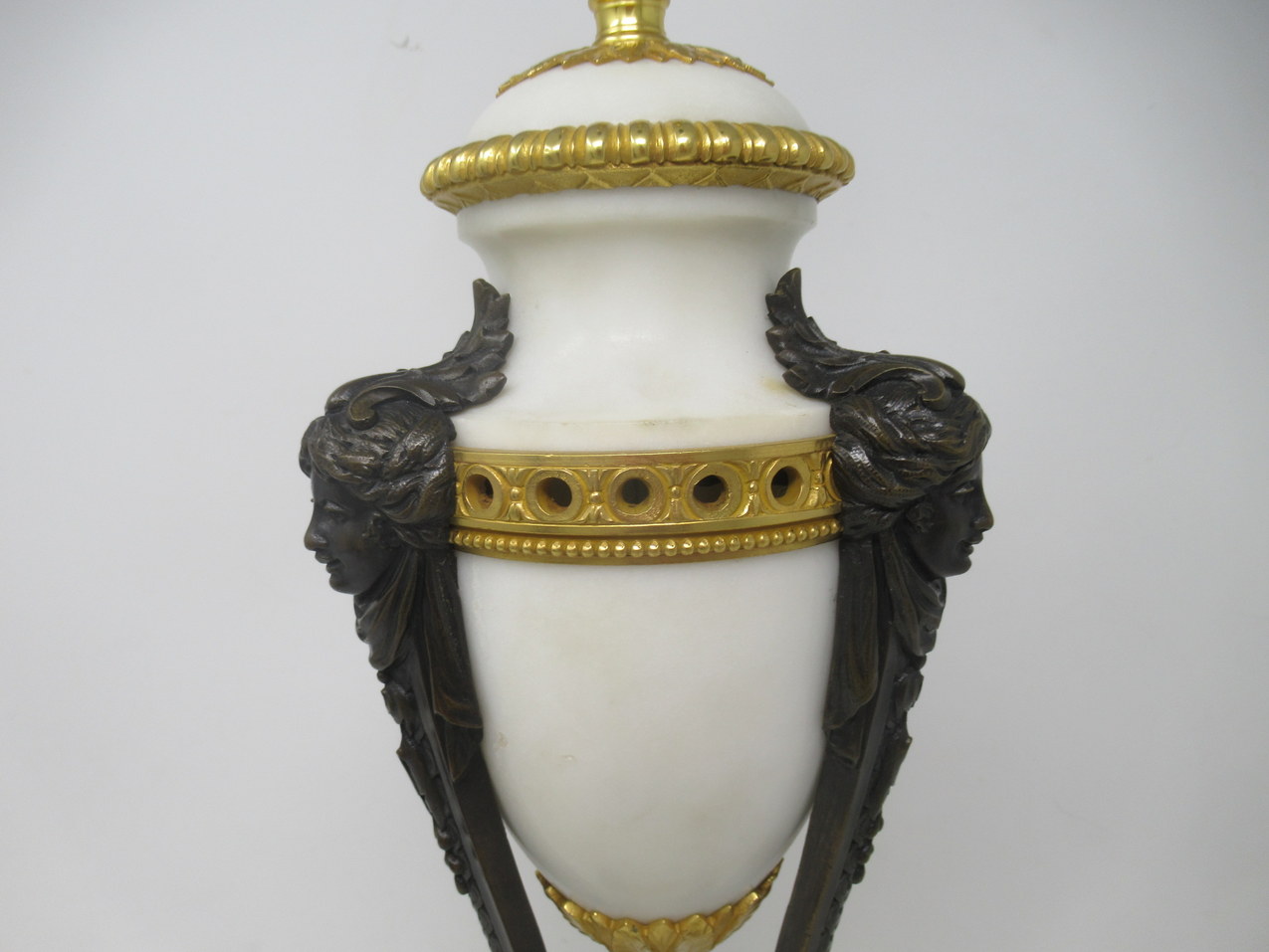 684. Antique Pair of French Ormolu Gilt Bronze White Cream Marble Urns Table Lamps - Image 12