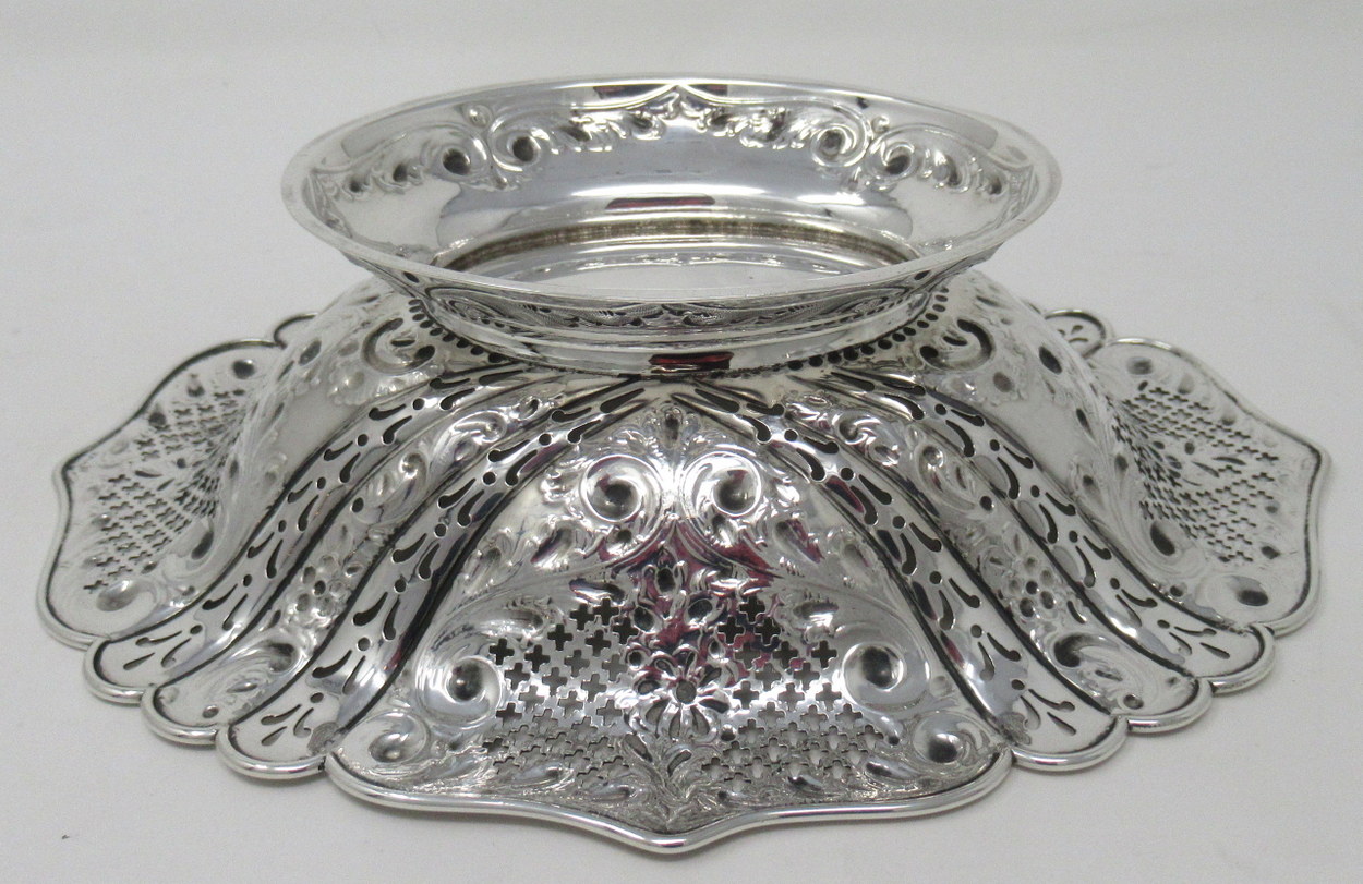494. Fine Victorian Sterling Silver Fruit Basket Atkin Brothers Sheffield 1893. 268 grams - Image 5